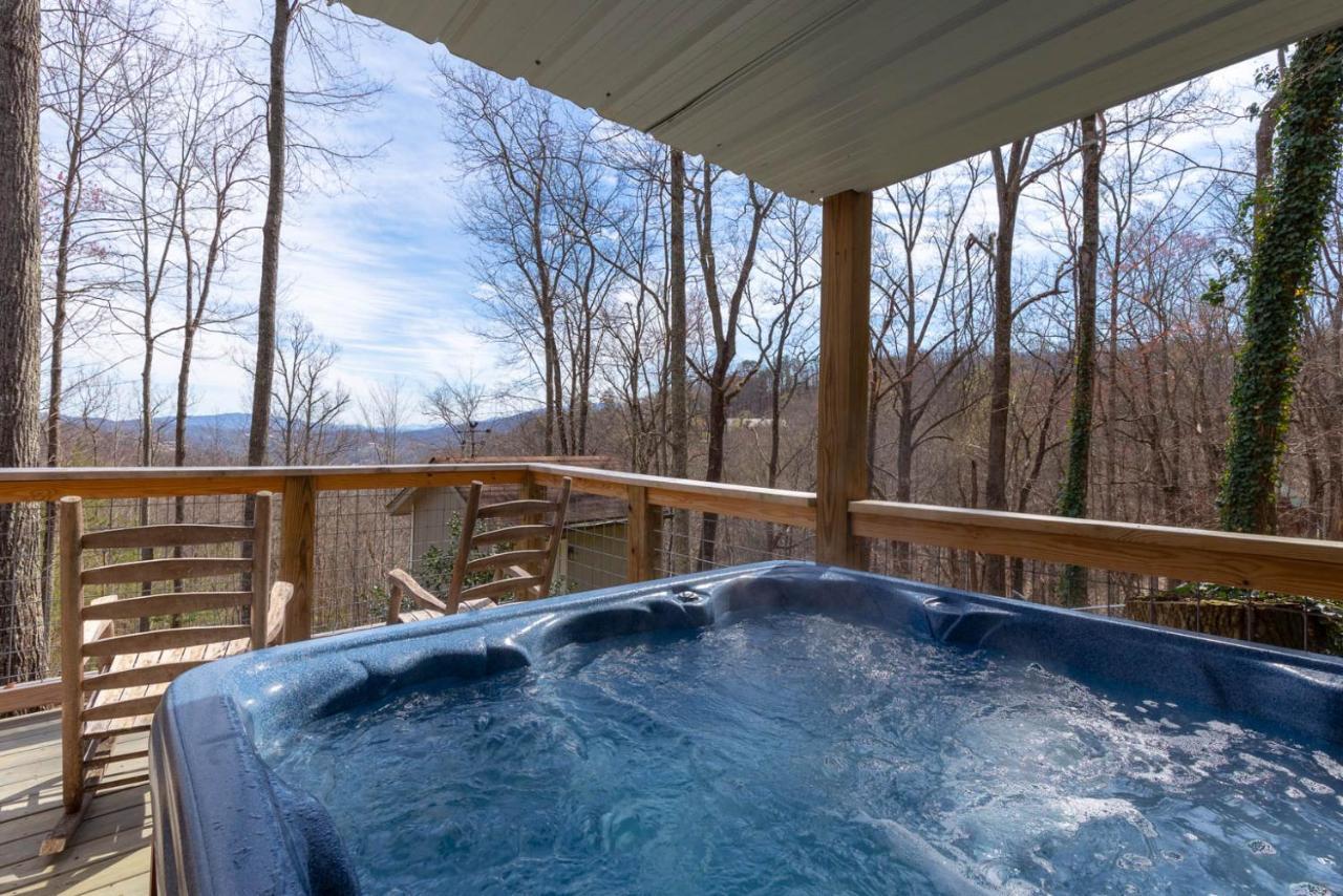 Bear View Chalet, 3 Bedroom, Pool, Pets, Arcades, Wifi, Hot Tub, Sleeps 12 Gatlinburg Bagian luar foto