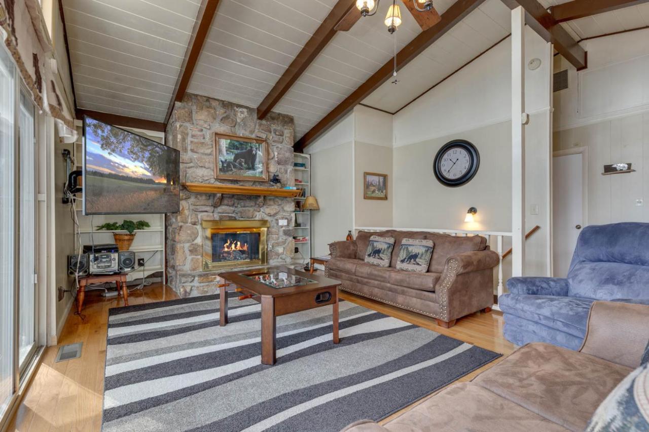 Bear View Chalet, 3 Bedroom, Pool, Pets, Arcades, Wifi, Hot Tub, Sleeps 12 Gatlinburg Bagian luar foto