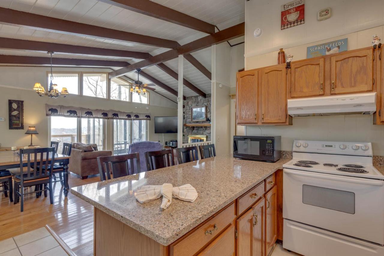 Bear View Chalet, 3 Bedroom, Pool, Pets, Arcades, Wifi, Hot Tub, Sleeps 12 Gatlinburg Bagian luar foto