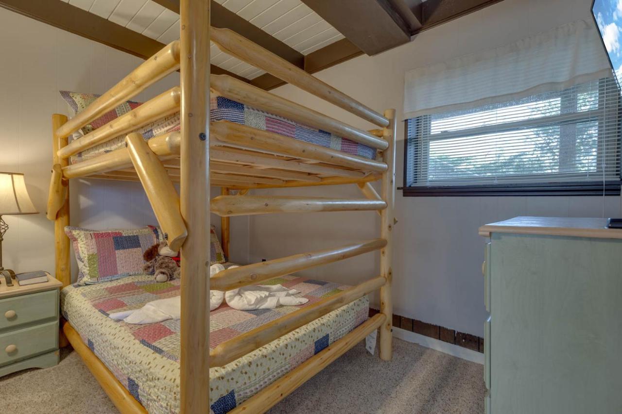 Bear View Chalet, 3 Bedroom, Pool, Pets, Arcades, Wifi, Hot Tub, Sleeps 12 Gatlinburg Bagian luar foto